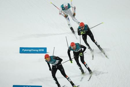 Rydzek nach dem Springen Achter - Frenzel und Rießle weit zurück