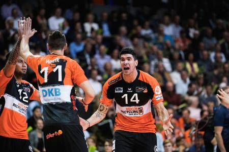 Volleyball: Meister Berlin gewinnt Spitzenspiel in Friedrichshafen Volleyball: Meister Berlin gewinnt Spitzenspiel in Friedrichshafen