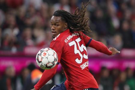 Nach seinem Leih-Fiasko bei Swansea City, wo der Portugiese nur zwölfmal auflaufen durfte, schien Renato Sanches ohne Zukunf...