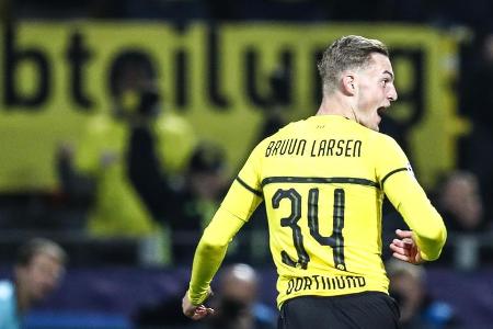 An dieser Stelle könnten genauso gut Jadon Sancho oder Paco Alcácer stehen, die Entwicklung des Dänen kommt allerdings am un...