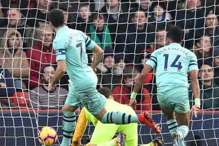 Arsenal behält Top Four im Auge - Sieg für Huddersfield