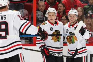 Kahun gelingen erste NHL-Torvorlagen bei Hawks-Niederlage