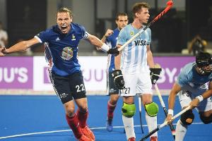 Hockey: Olympiasieger Argentinien trotz Niederlage Gruppenerster