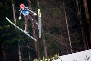 Skispringerin Althaus gelingt Doppelschlag in Premanon