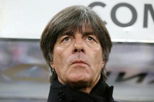 Löw: "Kein Anlass" für früheren Umbruch