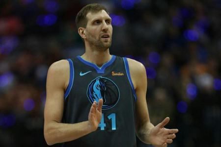 Nowitzki lässt Zukunft offen: Nowitzki lässt Zukunft offen: