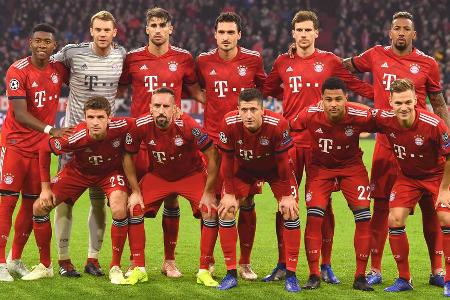 Keine Glanzleistung, aber drei Punkte und damit das Achtelfinale so gut wie sicher: Der FC Bayern München mühte sich gegen A...
