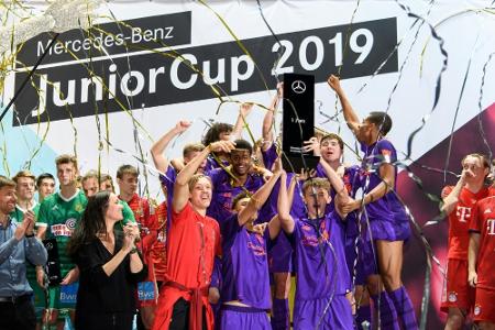 FC Liverpool gewinnt Mercedes-Benz JuniorCup