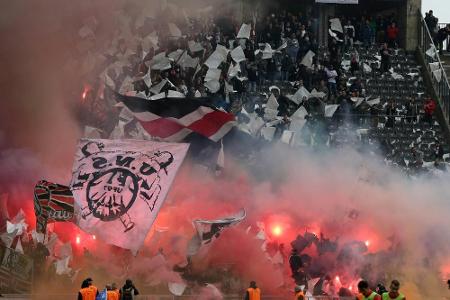 Fehlverhalten der Fans: Eintracht muss 24.000 Euro Strafe zahlen