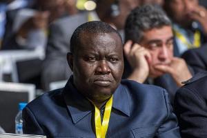 Kriegsverbrechen: Frankreich überstellt afrikanischen Fußball-Funktionär nach Den Haag