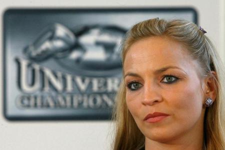 Box-Queen Halmich jahrelang von Stalker belästigt Box-Queen Halmich jahrelang von Stalker belästigt