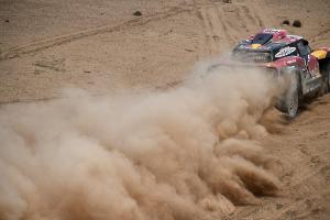 Dakar: Peterhansel fällt zurück