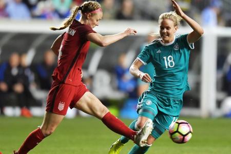 Lattwein und Petermann sagen für Wintertrainingslager der DFB-Frauen ab Lattwein und Petermann sagen für Wintertrainingslager der DFB-Frauen ab
