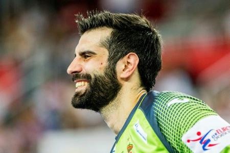 Handball: Spanien-Torhüter im Training durch Werbebande verletzt Handball: Spanien-Torhüter im Training durch Werbebande verletzt