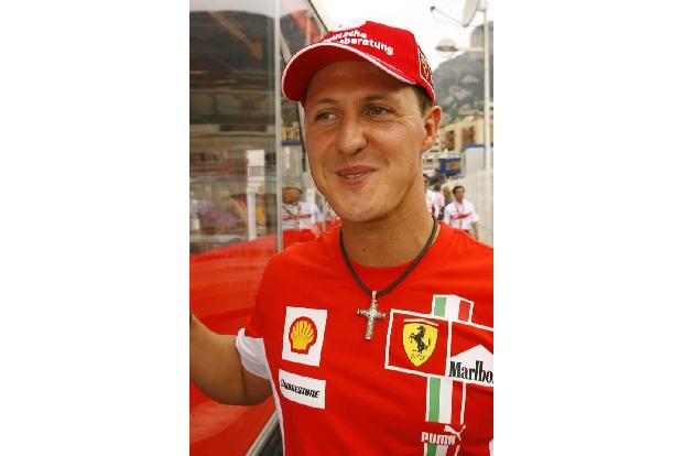So kennen und lieben ihn seine Fans rund um die Welt: Formel-1-Star Michael Schumacher als Fahrer der Kultmarke, mit der er ... So kennen und lieben ihn seine Fans rund um die Welt: Formel-1-Star Michael Schumacher als Fahrer der Kultmarke, mit der er ...