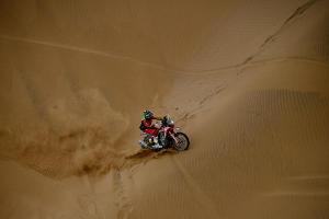 Dakar-Spitzenreiter Brabec muss Motorrad abstellen