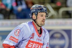 Eishockey: Stürmer Buzas bleibt bis 2021 bei der DEG