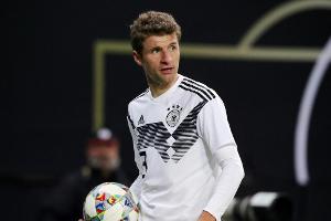 Müller muss warten - Kroos und Hummels starten