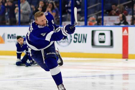 Tampa Bay Lightning holen erstmals die Presidents' Trophy Tampa Bay Lightning holen erstmals die Presidents' Trophy