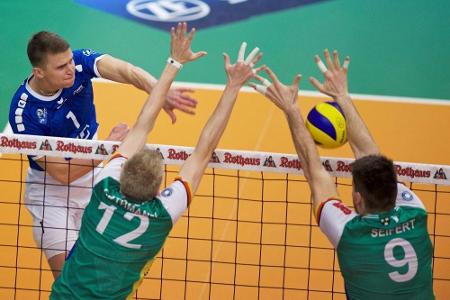 Volleyball: Häfler zum Play-off-Auftakt souverän, Dresden patzt
