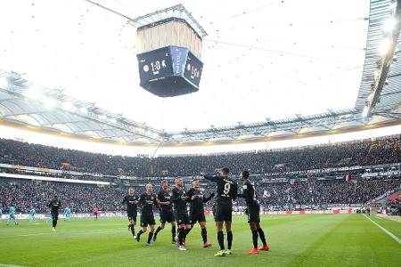 Eintracht-Fans fordern Stadionausbau