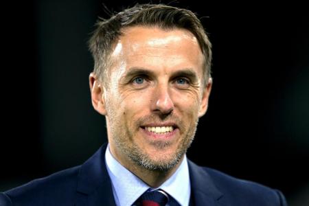 Neville: Englands neue Generation kann den Weltfußball dominieren Neville: Englands neue Generation kann den Weltfußball dominieren