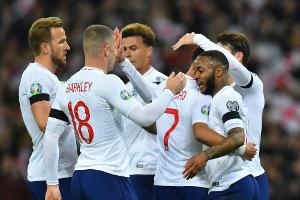 Sterling überragt bei Englands Sieg in EM-Quali gegen Tschechien