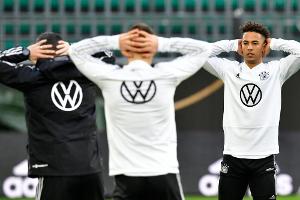 Vor Länderspiel in den Niederlanden: DFB-Team besucht VW-Werk