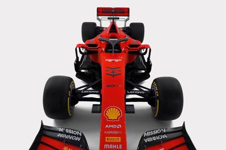 Ferrari setzt weiterhin auf seinen Trick mit den vorgelagerten Flügeln vor den Seitenkästen. Die Frontflügel-Flaps sind ähnl...