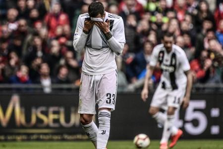 Ohne Ronaldo: Juventus kassiert erste Liga-Pleite - Neapel-Torhüter Ospina bewusstlos