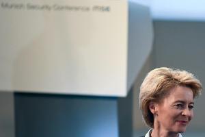 Von der Leyen würdigt bei WM-Besuch die Sportsoldaten