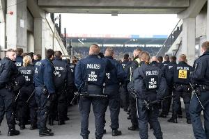 Beuth verteidigt Polizeikontrolle und kritisiert Eintracht-Verantwortliche