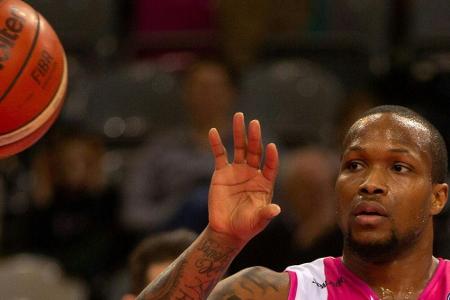 Basketball: Saison für Ulmer James vorzeitig beendet Basketball: Saison für Ulmer James vorzeitig beendet