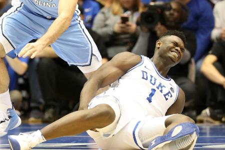 Verletzung von Basketball-Talent durch kaputten Schuh - Nike-Aktie fällt Verletzung von Basketball-Talent durch kaputten Schuh - Nike-Aktie fällt