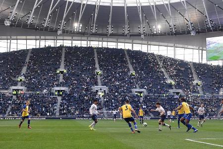 Die Heimtribüne ist der legendären 'Gelben Wand' im Dortmunder Signal Iduna Park nachempfunden.