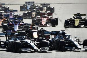 Formel 1 in Baku: Bottas hält Führung am Start
