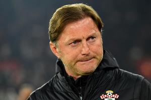 Hasenhüttl: "Spielen quasi zwölfmal gegen Bayern"