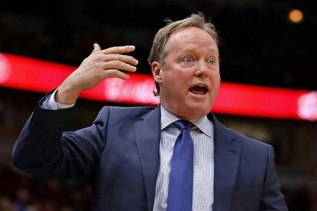 Bucks-Coach Budenholzer ist NBA-Trainer des Jahres Bucks-Coach Budenholzer ist NBA-Trainer des Jahres