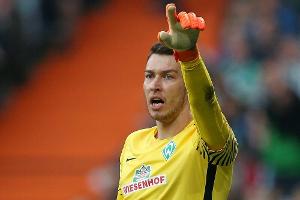 Bremen-Torhüter Pavlenka am Oberschenkel verletzt
