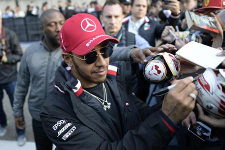 Hamilton will sich zwischen Qualifying und Rennen Tattoo stechen lassen Hamilton will sich zwischen Qualifying und Rennen Tattoo stechen lassen