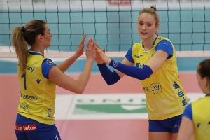 Volleyball: Meister Schwerin siegt knapp - Stuttgart souverän