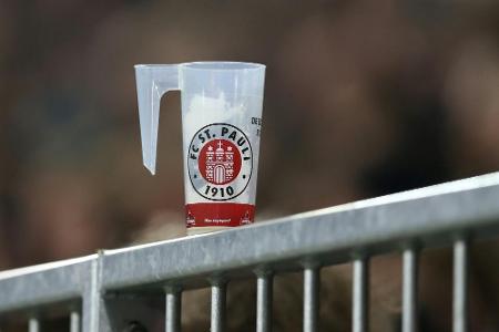 Pyro-Ärger im Derby: 100.000 Euro Geldstrafe für St. Pauli