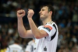 Handball: Flensburg siegt souverän - Kiel kämpft Füchse nieder