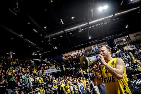 Basketball: Schwethelm bleibt in Oldenburg Basketball: Schwethelm bleibt in Oldenburg
