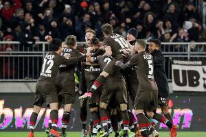 4:3 gegen Regensburg: St. Pauli stoppt Sieglos-Serie