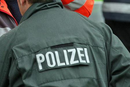 Polizei ermittelt: Angriff von Kölner Fans auf Gladbacher Anhänger