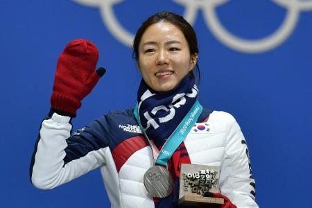 Eisschnelllauf: Olympiasiegerin Lee Sang-Hwa beendet Karriere Eisschnelllauf: Olympiasiegerin Lee Sang-Hwa beendet Karriere