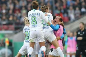 Frauen-Pokalfinale: Rekord-Seriensieger Wolfsburg bezwingt Freiburg