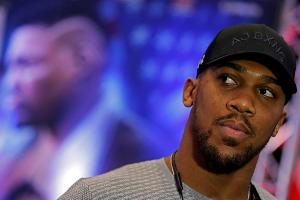 Box-Champion Joshua ging "lebenslange Haftstrafe zum Boxen" ein