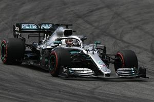 Start in Spanien: Hamilton geht in Führung, Vettel verliert einen Platz
